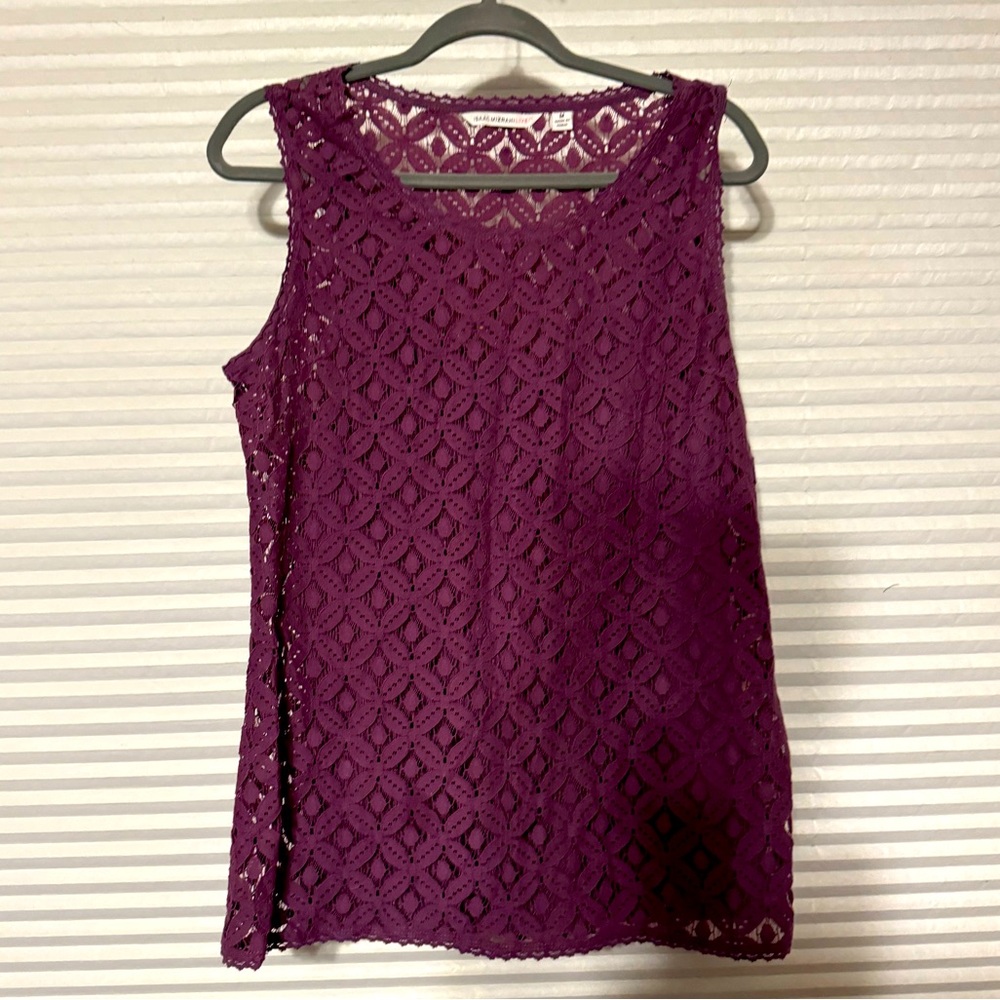 Great condition purple lace lined sleeveless blouse medium